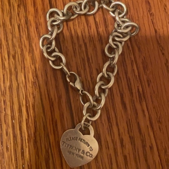 Authentic Tiffany's return to Tiffany necklace and bracelet set - Picture 2 of 2